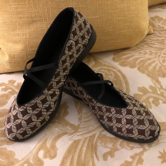 NWOT Apropos flats - Picture 1 of 8